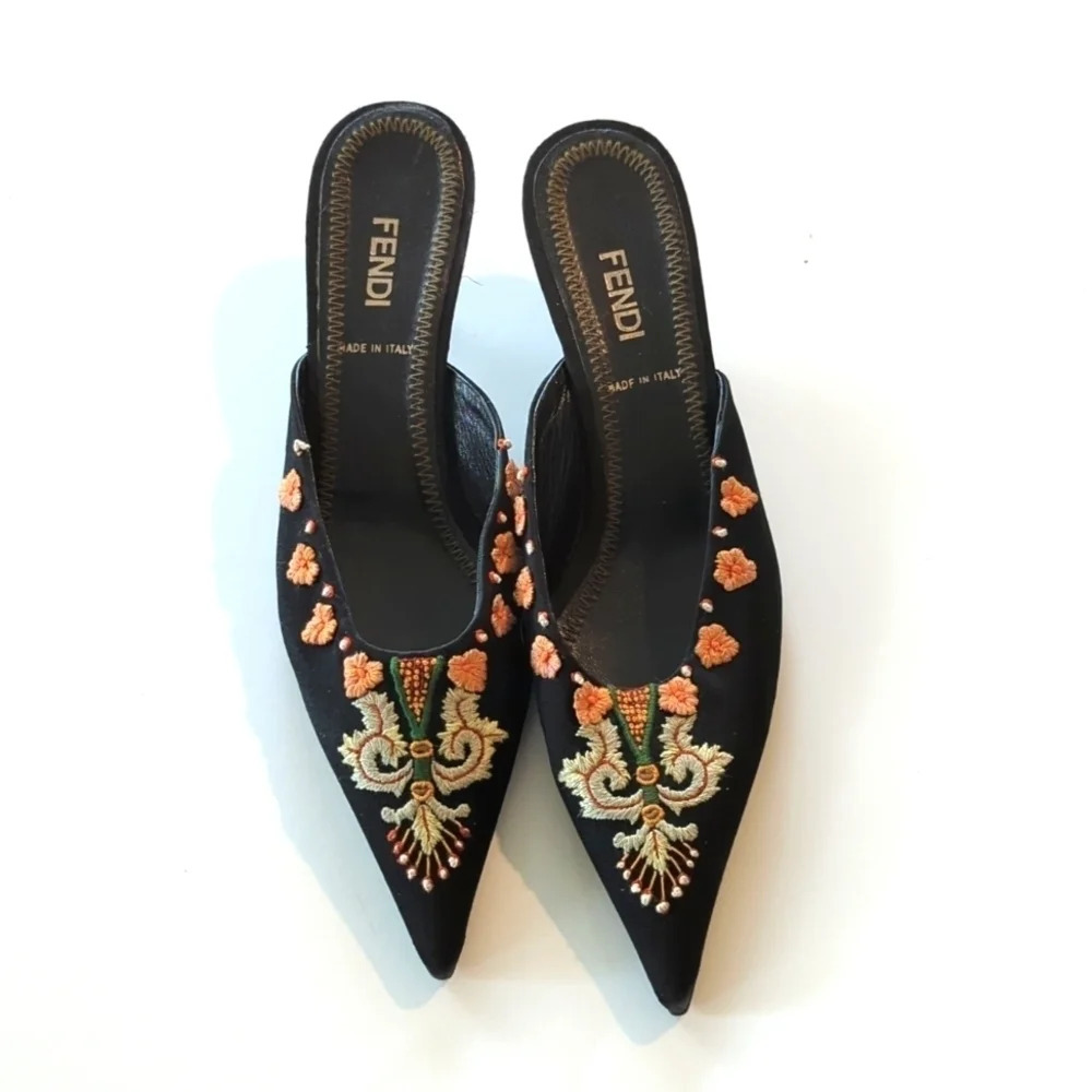 Fendi Vintage Embroidered black satin Boho kitten Heels size 6 - Picture 5 of 12